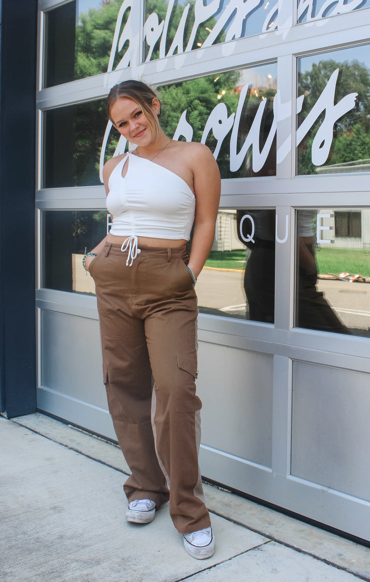 The High Waisted Cargo Pants (Brown)