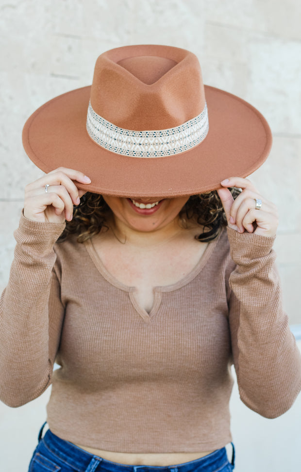 The Printed Ribbon Wide Brim Hat (Camel)