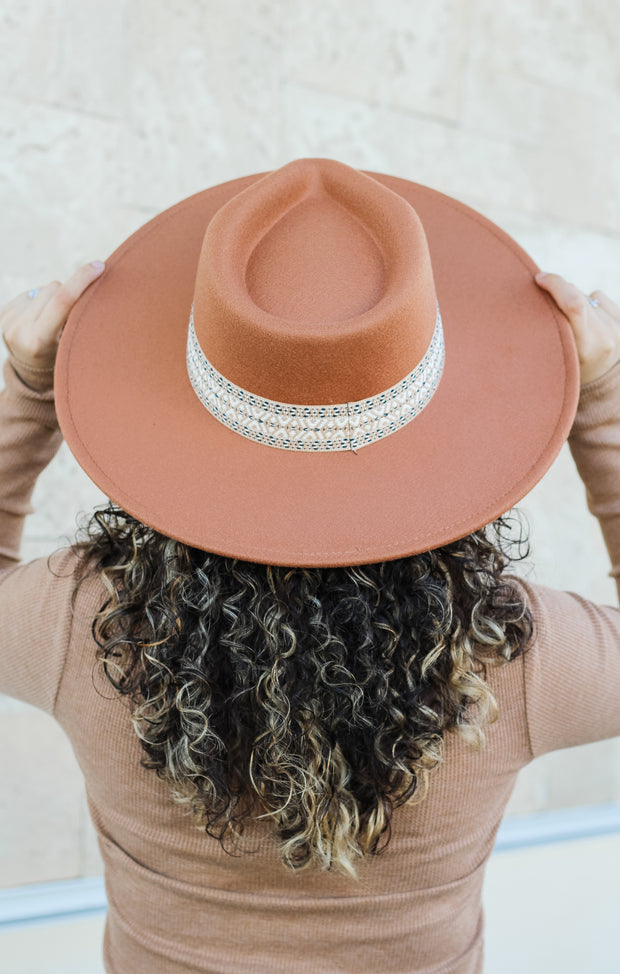 The Printed Ribbon Wide Brim Hat (Camel)